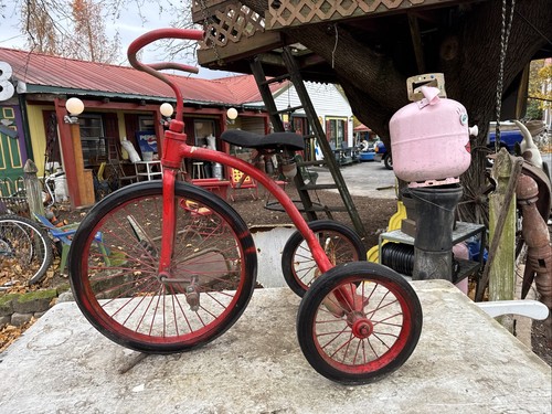 Vintage style toy red - style,